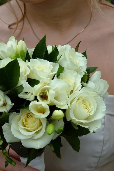 bouquet_sposa_rose_bianco